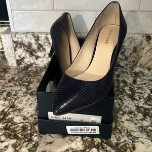 Cole Haan Navy leather pumps